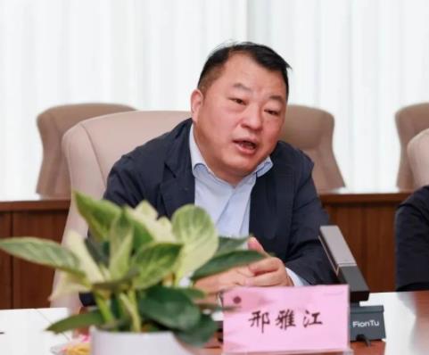 球速体育股份董事长邢雅江到访云南白药