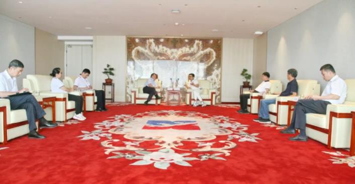 陕西服装工程学院及五零五药业董事长吕明一行到访球速体育股份