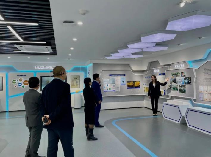 长安国际信托股份有限公司常务副总裁桂林一行莅临球速体育股份考察交流