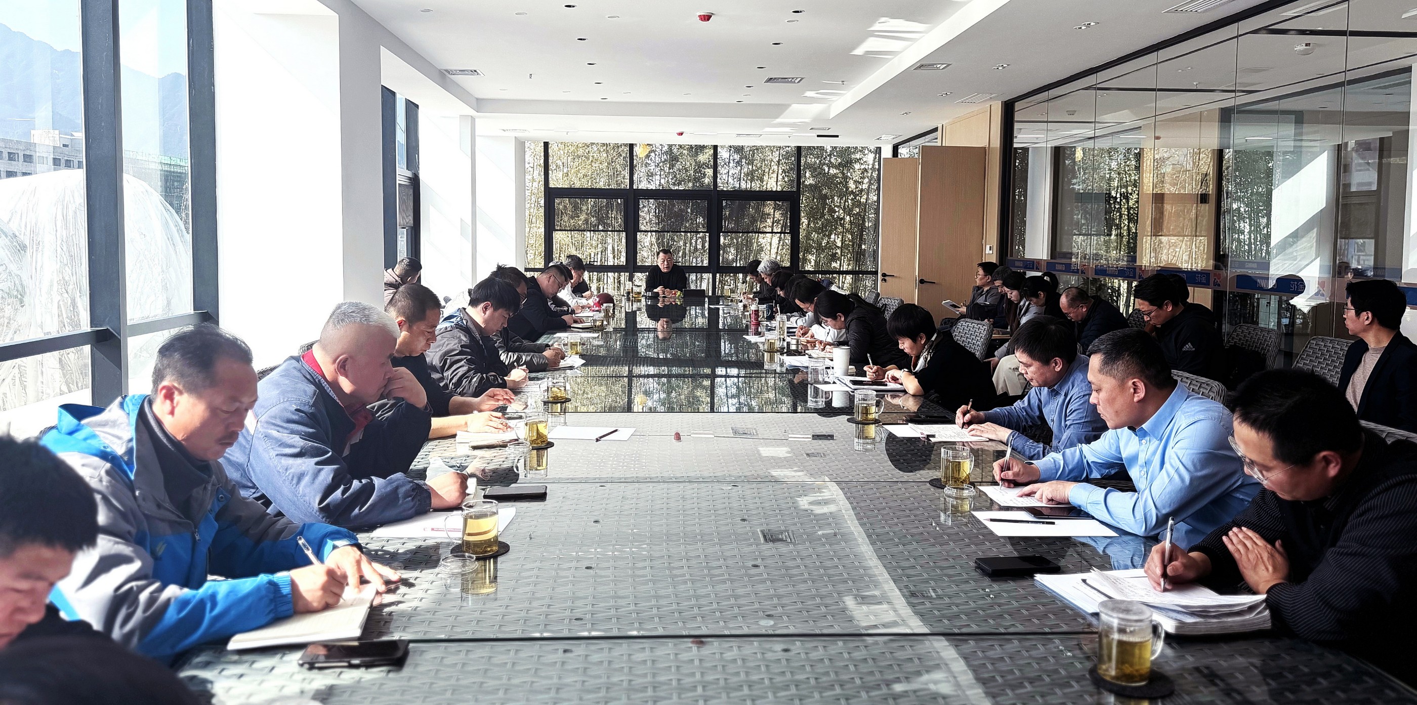 球速体育股份董事长邢雅江携经营管理团队一行对草堂项目施工现场进行全面巡查